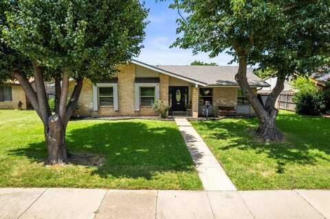 1341 Forestglen Drive, Lewisville, TX 75067