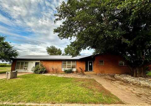 141 Dickson Road, Seymour, TX 76380