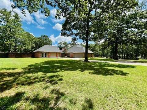 232 Wooded Hills Dr., Powderly, TX 75473