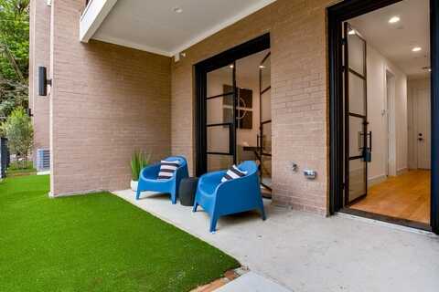 805 Pavillon Street, Dallas, TX 75204