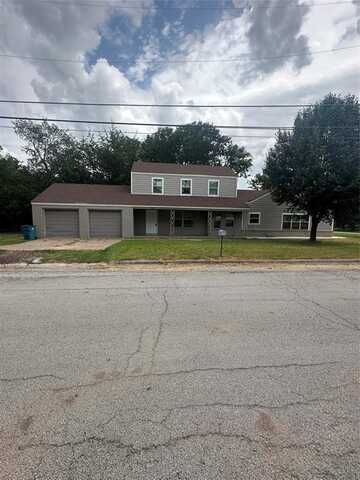 701 Hulme Street, Bowie, TX 76230