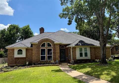 5008 Dawnwood Court, Arlington, TX 76017