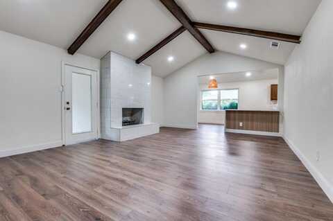 1020 Peach Lane, DeSoto, TX 75115
