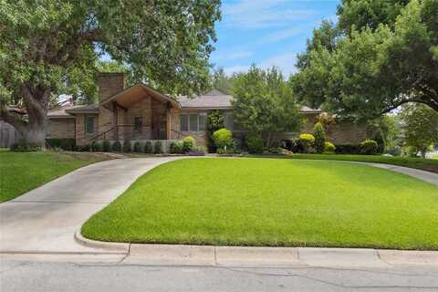 3600 Encanto Drive, Fort Worth, TX 76109