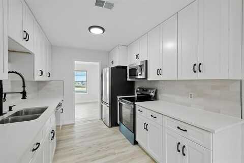 6409 Winn Street, Fort Worth, TX 76133