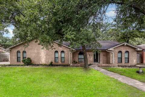 2829 Winterhaven Drive, Hurst, TX 76054