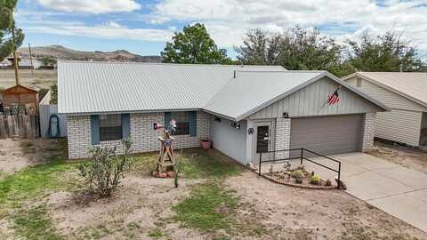 213 Circle C Ave, Fort Davis, TX 79734