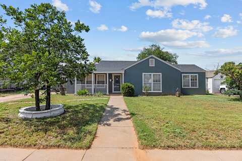 708 N 7th St, Lamesa, TX 79331