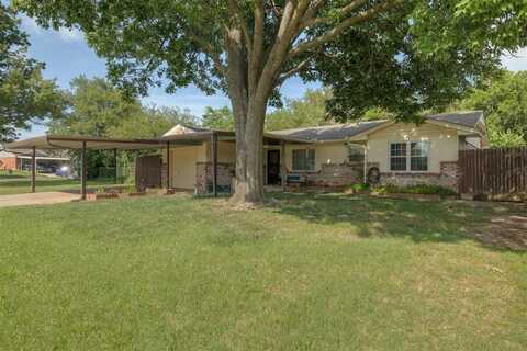 1134 Elmhurst Drive, Moore, OK 73160