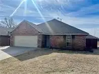1918 Apple, Weatherford, OK 73096