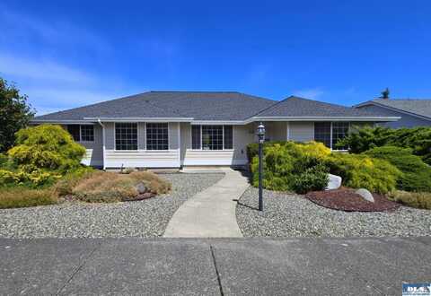 812 E Cedar St, Sequim, WA 98382