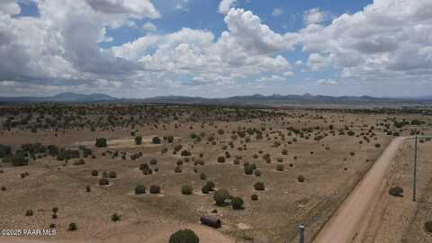 1595 E Verde Ranch Road, Paulden, AZ 86334