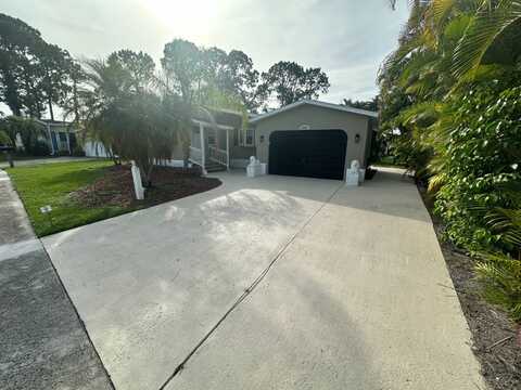 606 SIERRA MADRE, North Fort Myers, FL 33903
