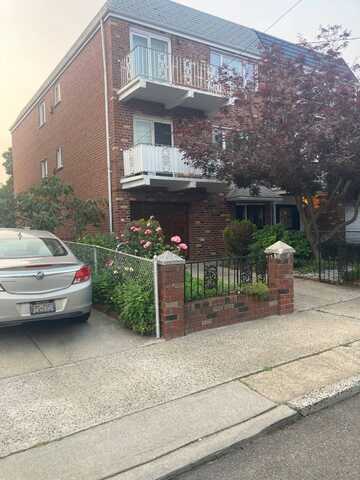 68-09 58th Road, Maspeth, NY 11378