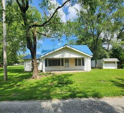 205 Church St, Willow Hill, IL 62480