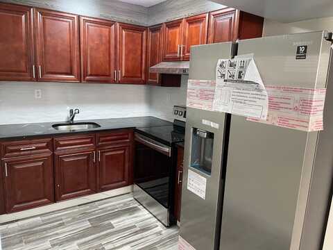 240 Raritan Ave, Staten Island, NY 10305