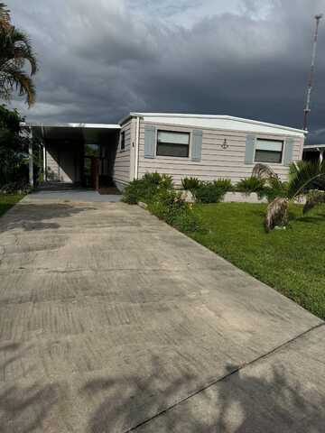 1 Parrot Pl, North Fort Myers, FL 33917