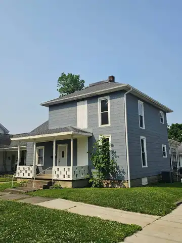 430 Chestnut St. AND 207 W. Fifth St., Mt. Carmel, IL 62863