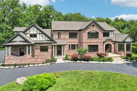 22 Countryside Ln, Frontenac, MO 63131
