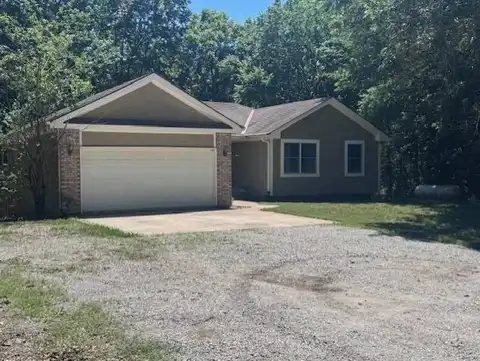 5504 NW Whispering Oaks Dr, Cameron, MO 64429
