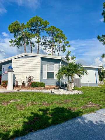 19259 Indian Wells Ct., North Fort Myers, FL 33903