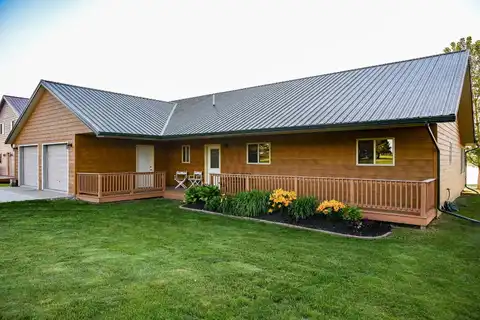 7032 Ponderosa Loop, Waubay, SD 57273