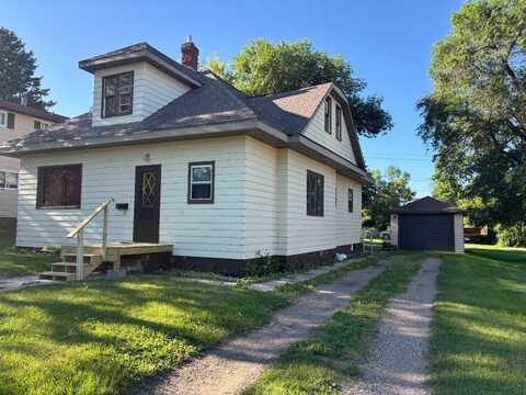 315 1st Ave South, New Rockford, ND 58356
