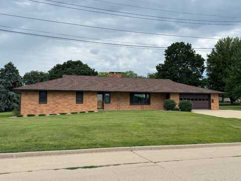 907 E South St, Sigourney, IA 52591