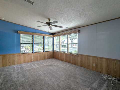 104 Strawberry Junction Ln, Valrico, FL 33594