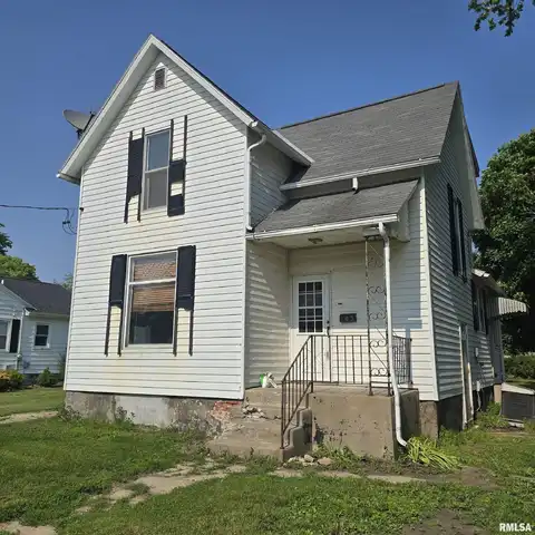 303 S 7TH Street, Wyoming, IL 61491