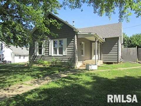 304 E FAST Avenue, Mackinaw, IL 61755