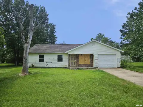 1605 E Pickett Lane, Marion, IL 62959