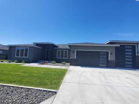 7330 W 22nd Pl, Kennewick, WA 99338