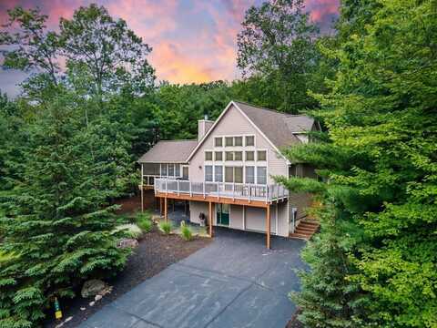 124 High Mountain Lane, Tannersville, PA 18372
