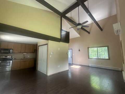 2215 Delaware Court E, Bushkill, PA 18324