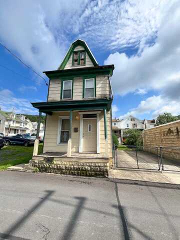 865 W Water Street, Coal Township, PA 17866