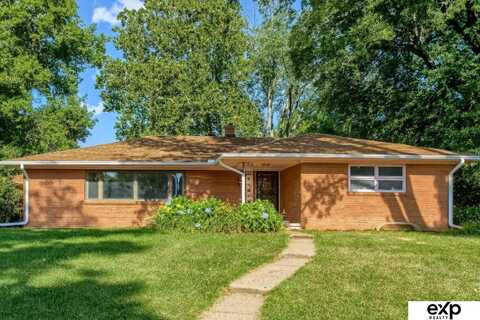 2009 S 88th Street, Omaha, NE 68124