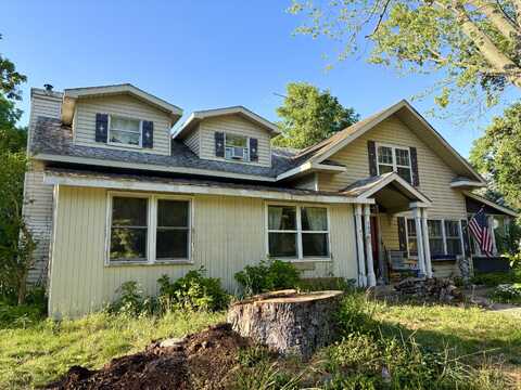 108 S Union Street, Douglas, MI 49406