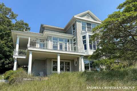 873 Park Street, Saugatuck, MI 49453