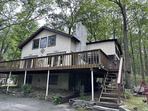 825 N Hillview Place, Lords Valley, PA 18428