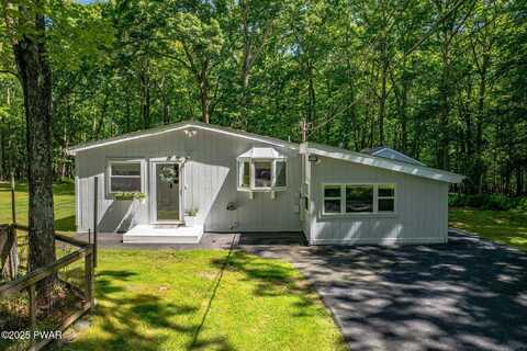 201 Oak Hill Road, Hawley, PA 18428