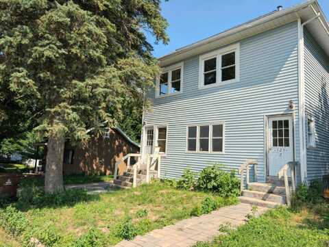 525 E Pine Street, Edmore, MI 48829