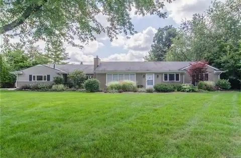 3275 Chickering Lane, Bloomfield Hills, MI 48302