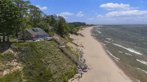 7001 N Old Channel Trail, Montague, MI 49437