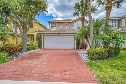 5418 Sunseeker Blvd, Greenacres, FL 33463