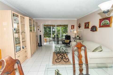 5003 NW 35th St, Lauderdale Lakes, FL 33319