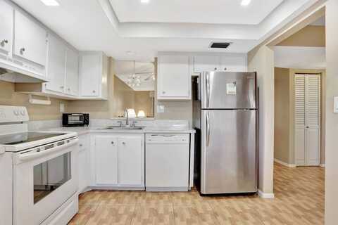 7680 NW 18th St, Margate, FL 33063