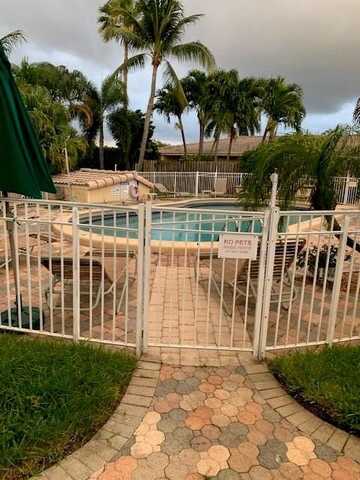 728 NE 13th Ct, Fort Lauderdale, FL 33304