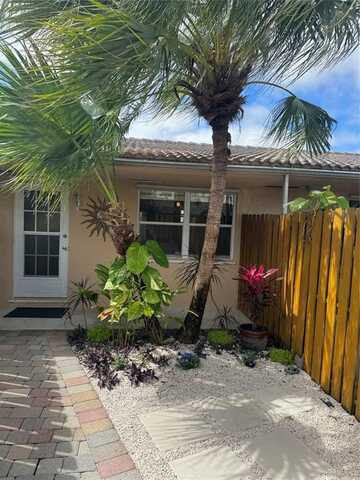 728 NE 13th Ct, Fort Lauderdale, FL 33304