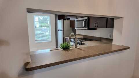 9967 NW 56th Pl, Coral Springs, FL 33076
